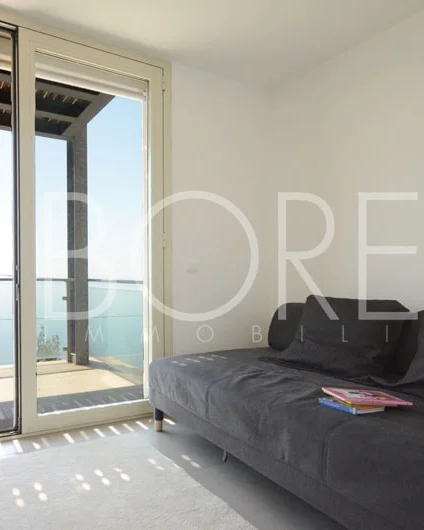Dormitorio con salida a terraza