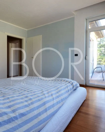 Dormitorio con salida a terraza