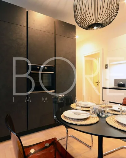 Mesa de comedor y cocina