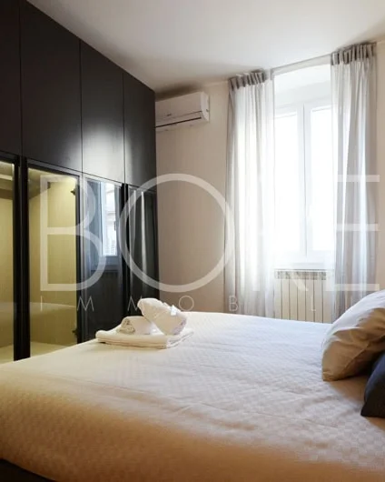 Dormitorio con armario